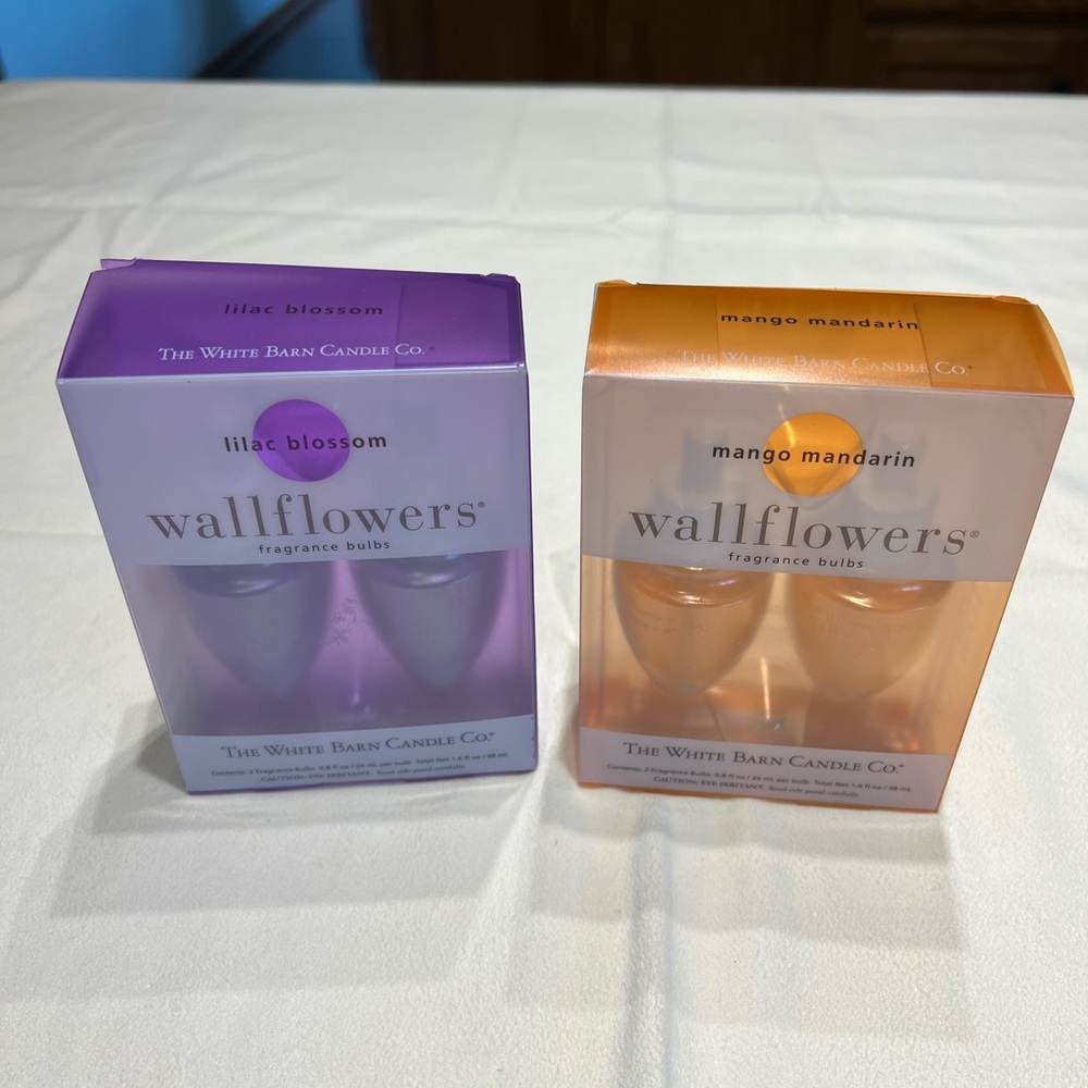 WALLFLOWERS THE WHITE BARN CANDLE CO